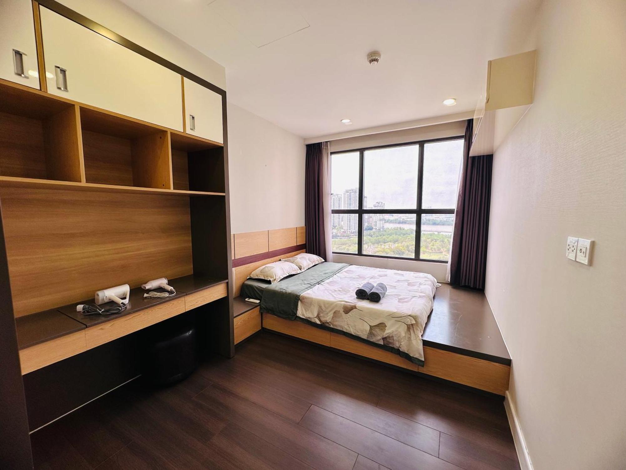 Căn hộ The Sun Avenue 2br Sunset View Apt, 10 Mins To D1 *